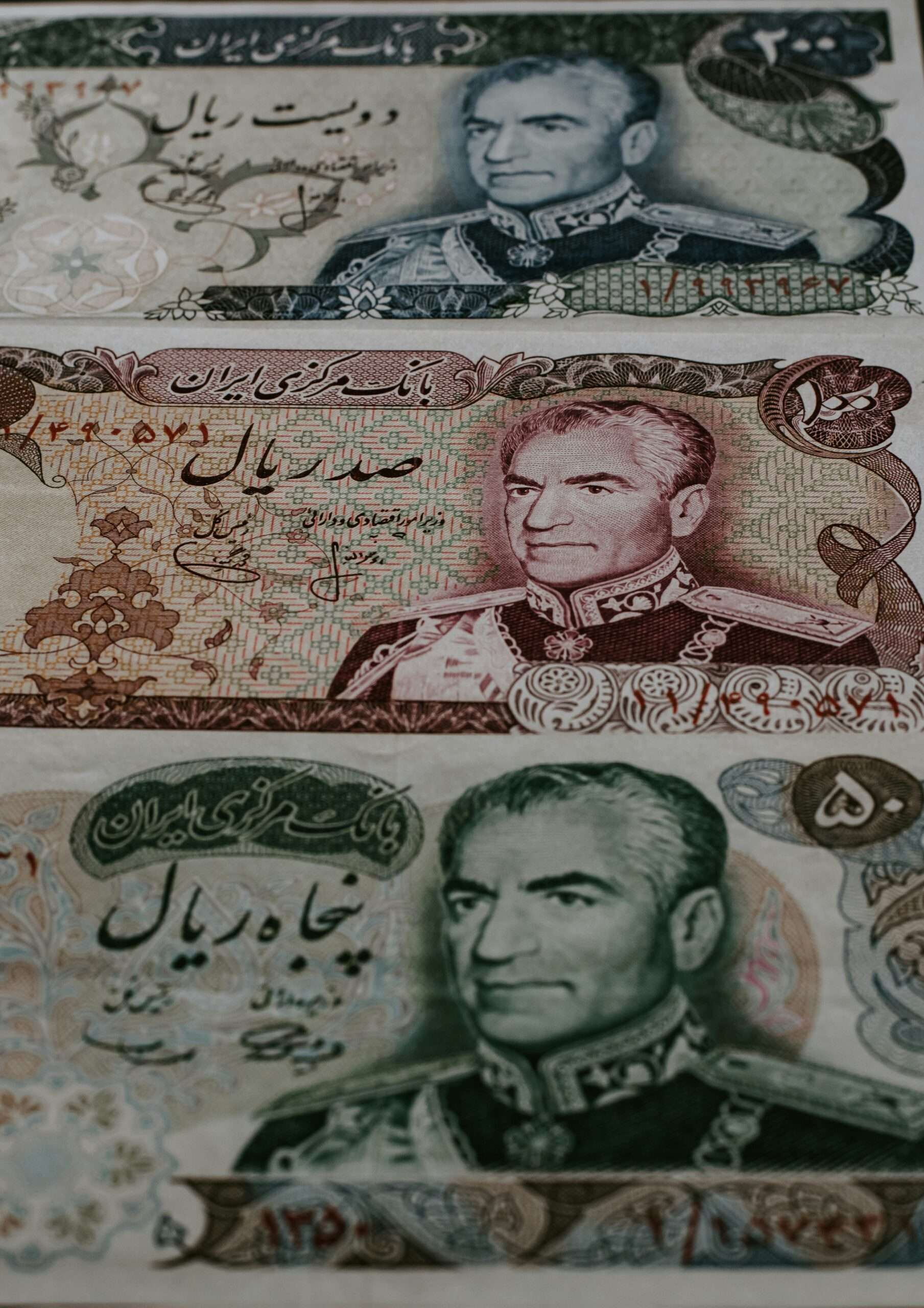 الآفاق المستقبلية للصراعات المرتبطة بإيران وحضور الشاة ايراني هل يعود