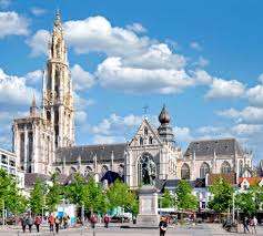البرج الرئيسي لكاتدرائية أنتويرب يفتح أبوابه للجمهور