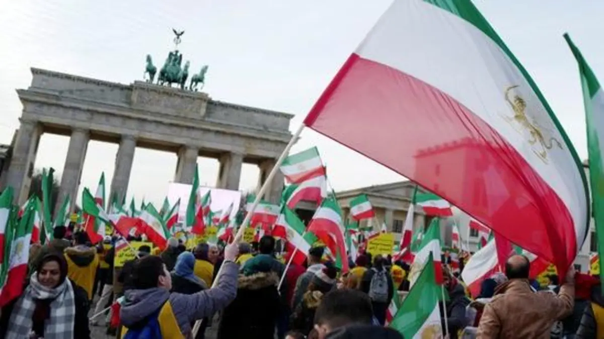 تظاهرات الجالية الإيرانية في أنتويرب وغنت ولييج: “لا للحرب لا للديكتاتورية”