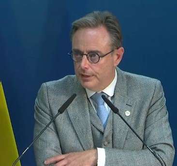 بايدن هل حاول اختطاف زوجة بارت دي ويفر