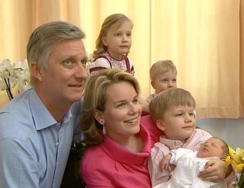 الملك فيليب وابنته الصغرى إليونور يحتفلان بعيد ميلادهما: القصر يستخدم صورة من عشر سنوات مضت