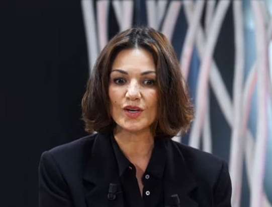 وفاة الممثلة الفرنسية نادية فارس (57 عاماً) إثر حادث في حمام سباحة