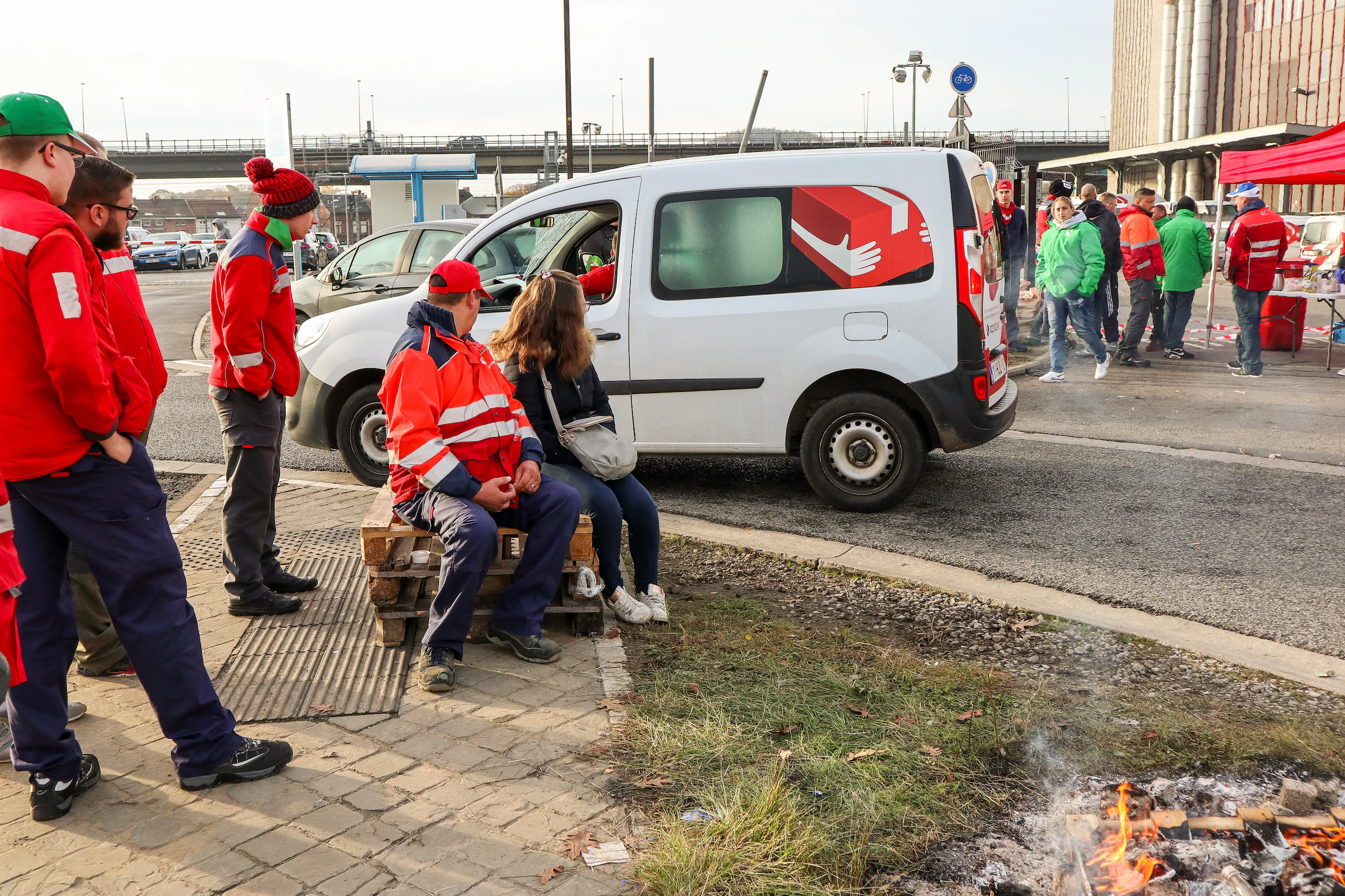 إضراب Bpost المفتوح يتجاوز الشهرين ويكلّف 15 مليون يورو — المفاوضات تمتد إلى 28 مايو بلا ضمانات