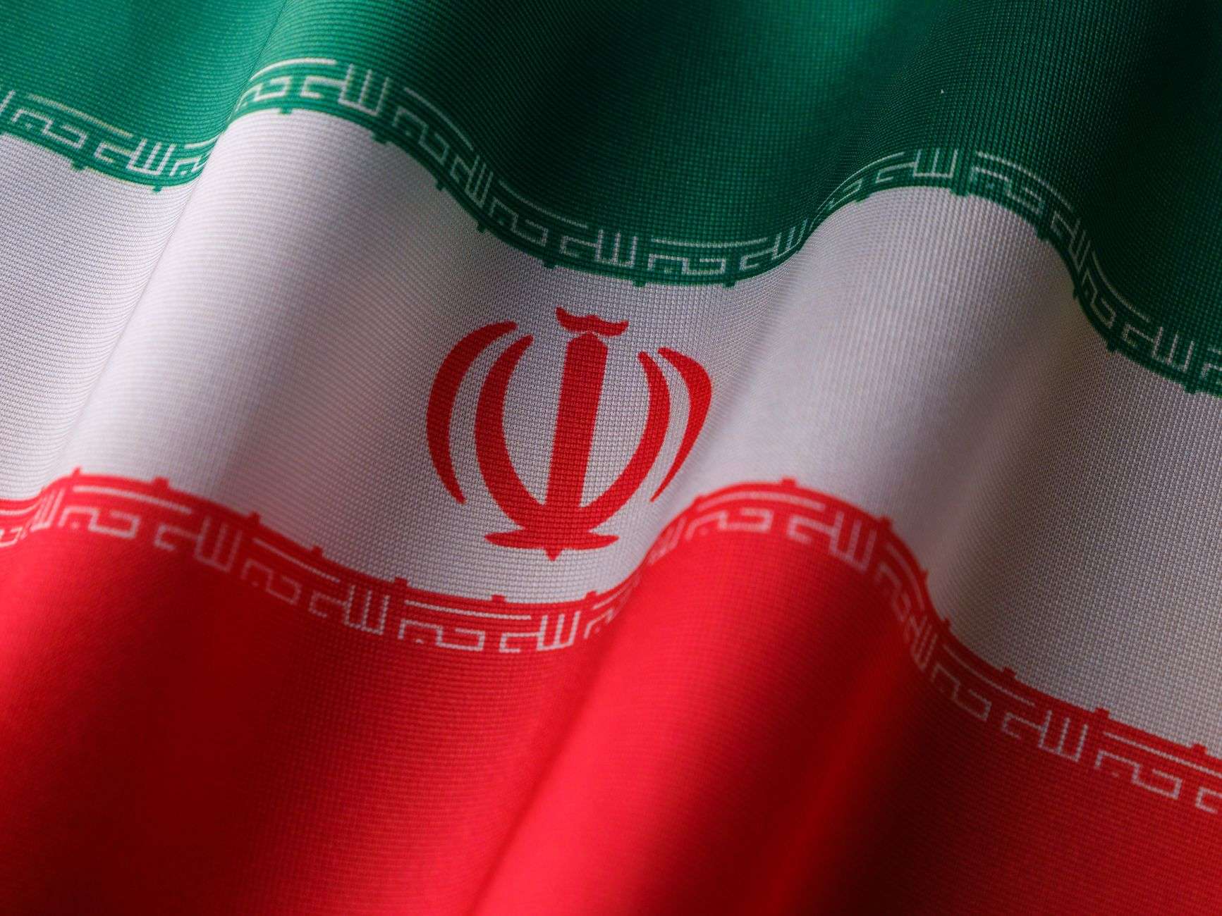 الاتحاد الأوروبي مستعد لرفع العقوبات عن إيران مقابل خطوات نووية قابلة للتحقق — والنفط يتراجع 4% فور الإعلان — لكن الـ60 يوماً تحمل مخاطر انهيار