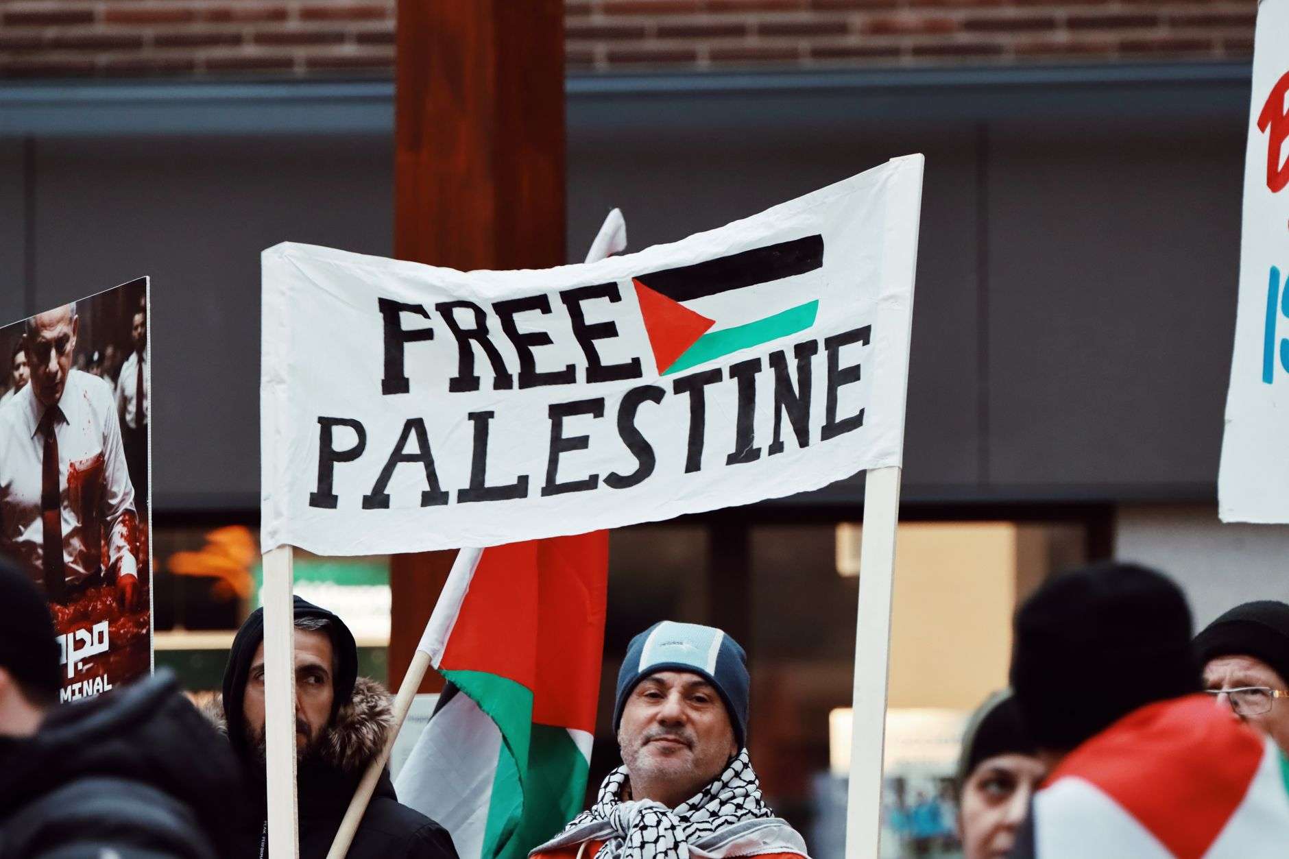 الفلسطينيون في بلجيكا — الصدارة العددية وأزمة ازدواجية الحماية مع اليونان وبلغاريا