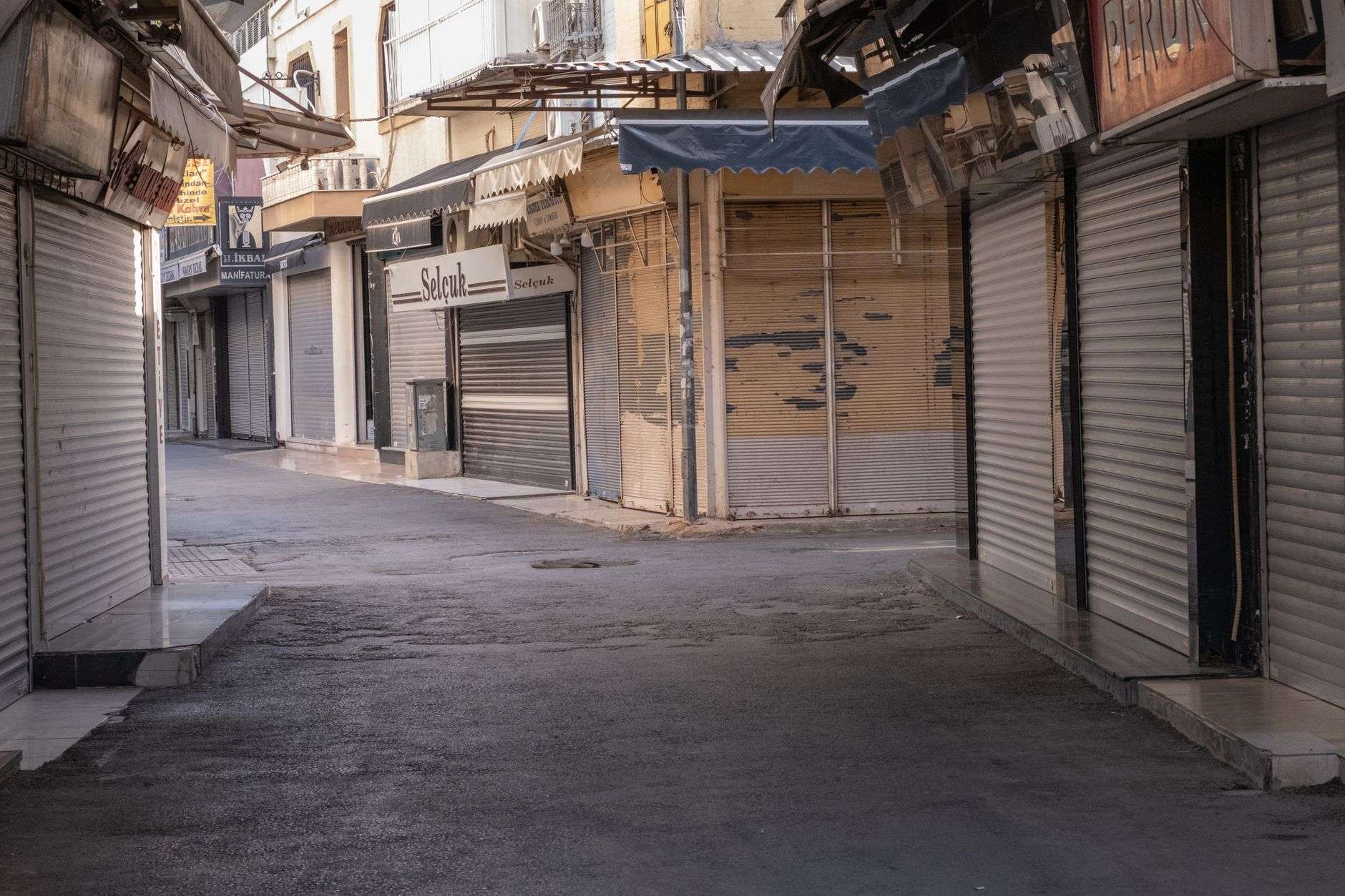 المناطق الصفراء في لبنان — أو كيف تُسمّي الاحتلال “منطقة أمنية” وتنام بسلام