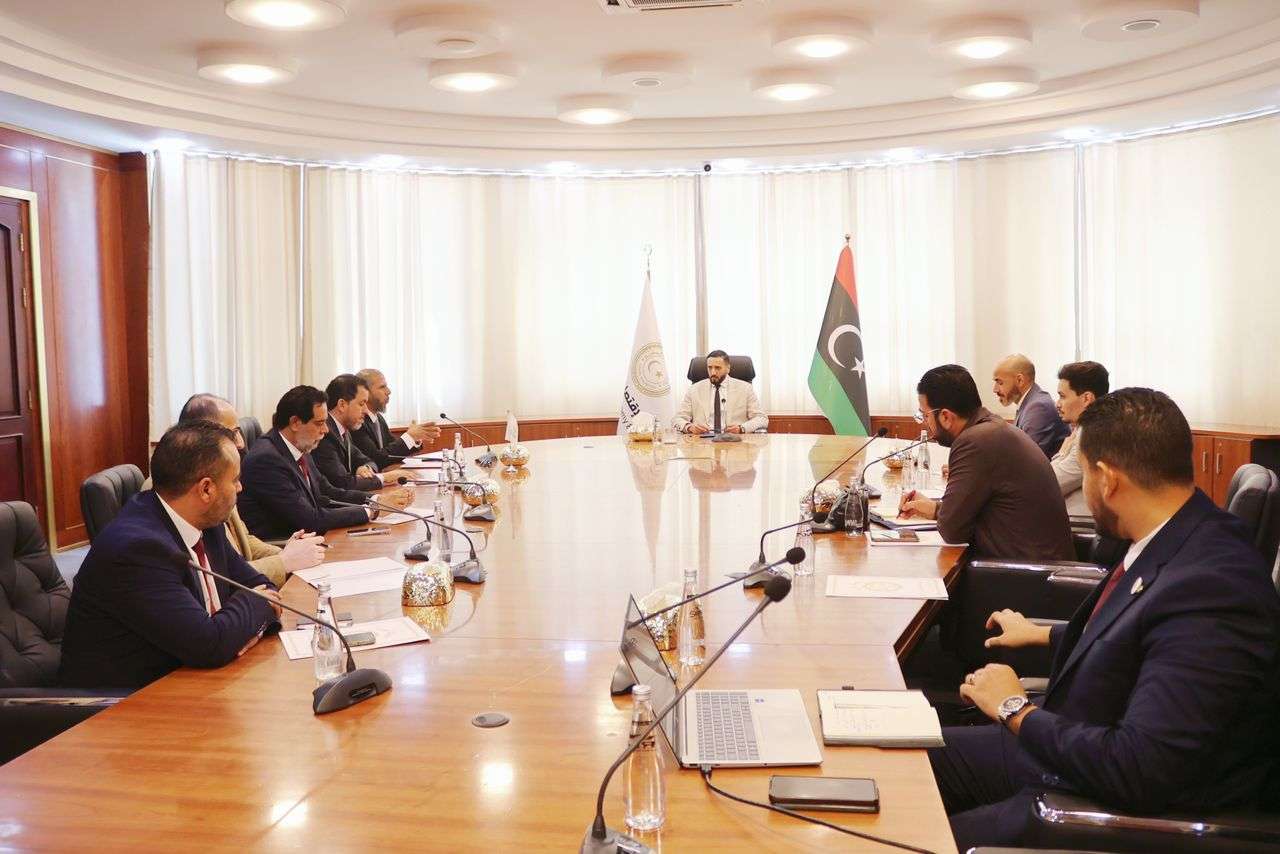 اجتماع تشاوري بين وزارة الاقتصاد والتجارة وإدارة جهاز الطاقات المتجددة